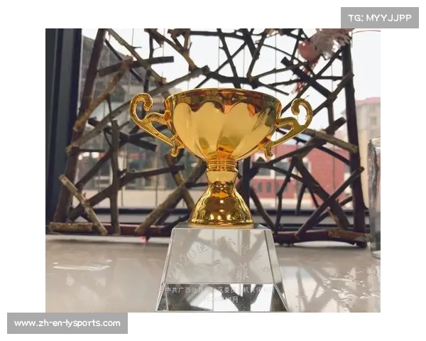 优雅华丽的奖杯图片大全欣赏 让每一座奖杯都成为荣耀的象征 优雅华丽的奖杯图片大全欣赏 让每一座奖杯都成为荣耀的象征